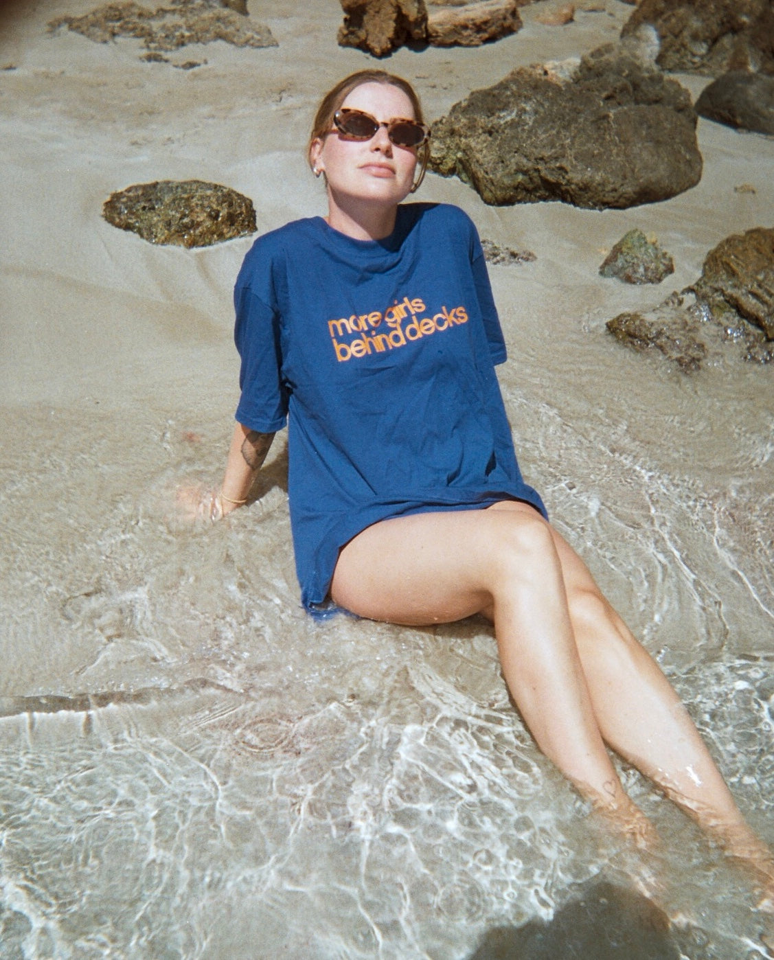 LE "MORE GIRLS BEHIND DECKS" TEE - AHANGAMA