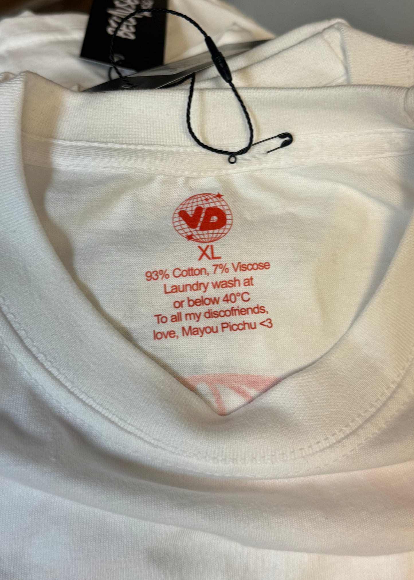 "MORE GIRLS BEHIND DECKS" TEE - BECAUSE BEAUBOURG