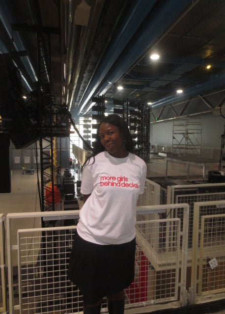"MORE GIRLS BEHIND DECKS" TEE - BECAUSE BEAUBOURG