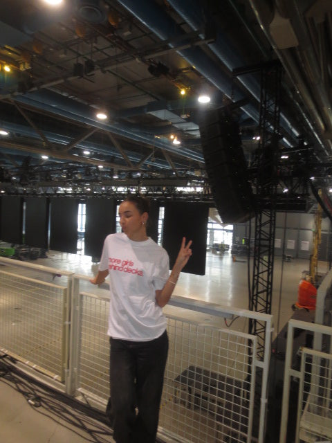 "MORE GIRLS BEHIND DECKS" TEE - BECAUSE BEAUBOURG