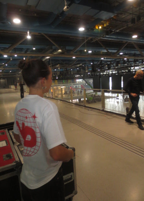 "MORE GIRLS BEHIND DECKS" TEE - BECAUSE BEAUBOURG