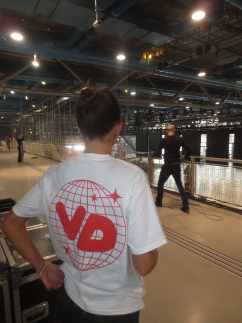 "MORE GIRLS BEHIND DECKS" TEE - BECAUSE BEAUBOURG